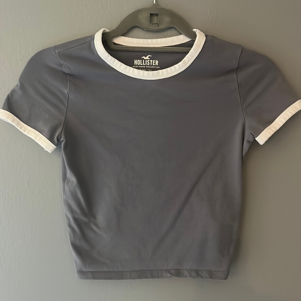 XS Hollister Baby-Tee